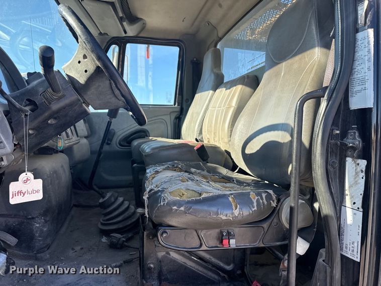 image for item DQ4217 2008 International 4400 flatbed truck