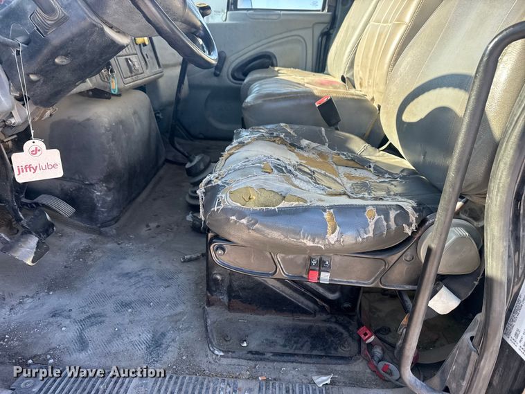 image for item DQ4217 2008 International 4400 flatbed truck