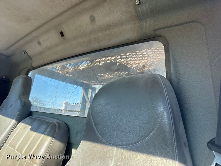 image for item DQ4217 2008 International 4400 flatbed truck