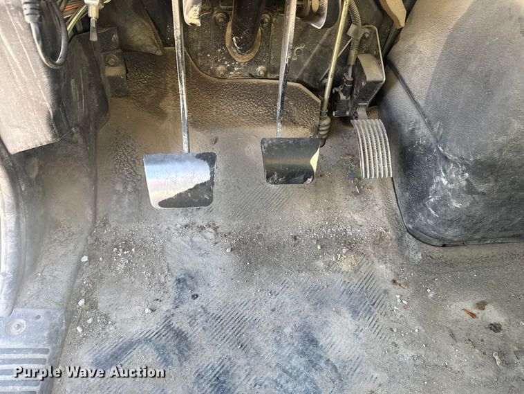 image for item DQ4217 2008 International 4400 flatbed truck