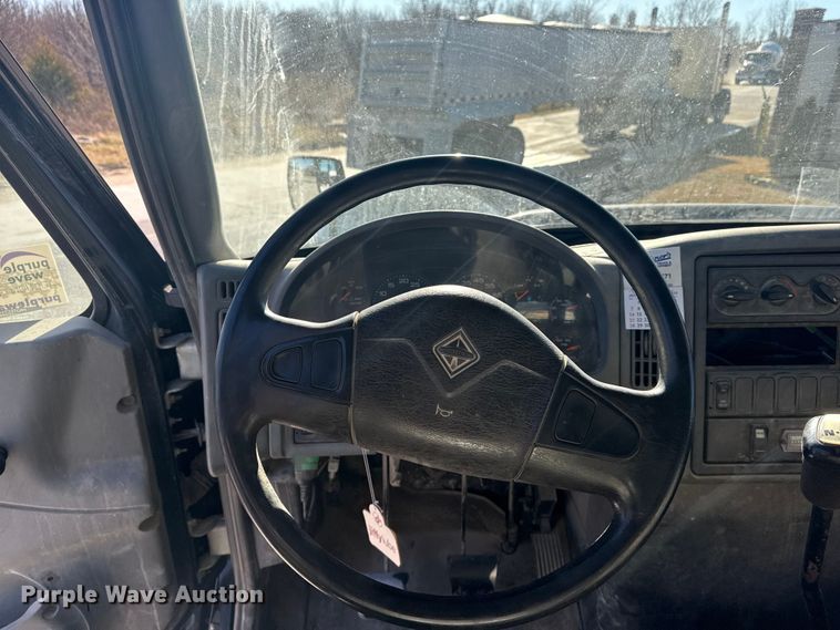 image for item DQ4217 2008 International 4400 flatbed truck