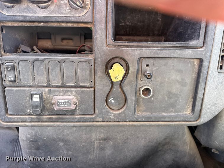 image for item DQ4217 2008 International 4400 flatbed truck