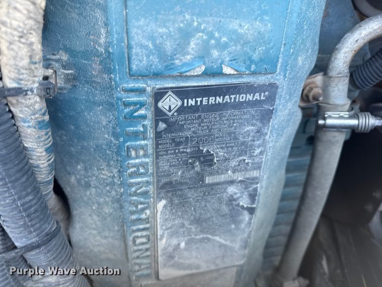 image for item DQ4217 2008 International 4400 flatbed truck