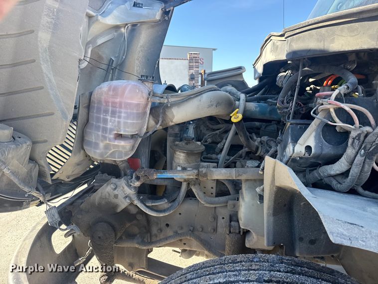 image for item DQ4217 2008 International 4400 flatbed truck