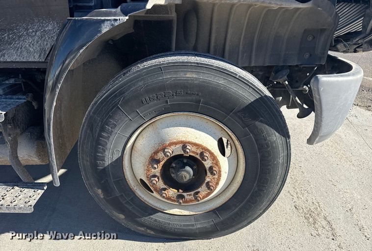 image for item DQ4217 2008 International 4400 flatbed truck