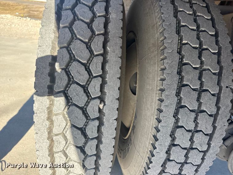 image for item DQ4217 2008 International 4400 flatbed truck