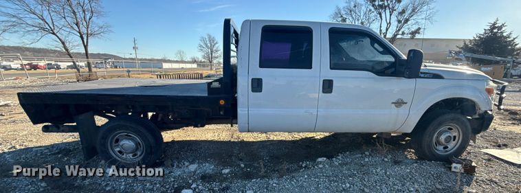 image for item DQ4218 2011 Ford F350 Super Duty Crew Cab flatbed pickup truck