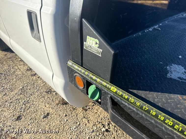 image for item DQ4218 2011 Ford F350 Super Duty Crew Cab flatbed pickup truck