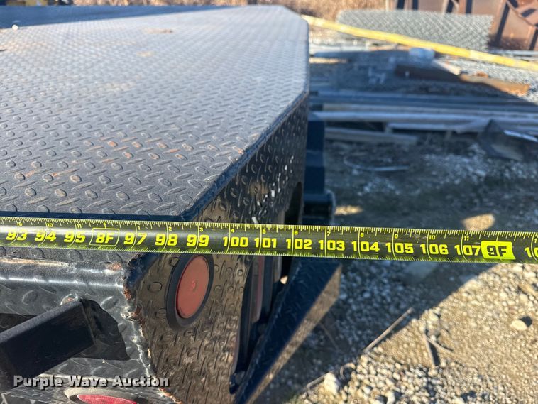 image for item DQ4218 2011 Ford F350 Super Duty Crew Cab flatbed pickup truck