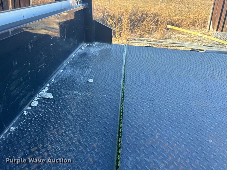 image for item DQ4218 2011 Ford F350 Super Duty Crew Cab flatbed pickup truck