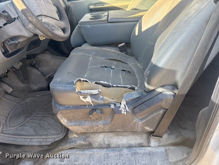 image for item DQ4218 2011 Ford F350 Super Duty Crew Cab flatbed pickup truck