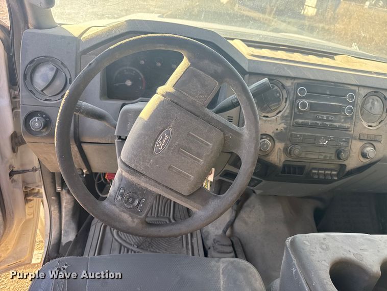 image for item DQ4218 2011 Ford F350 Super Duty Crew Cab flatbed pickup truck