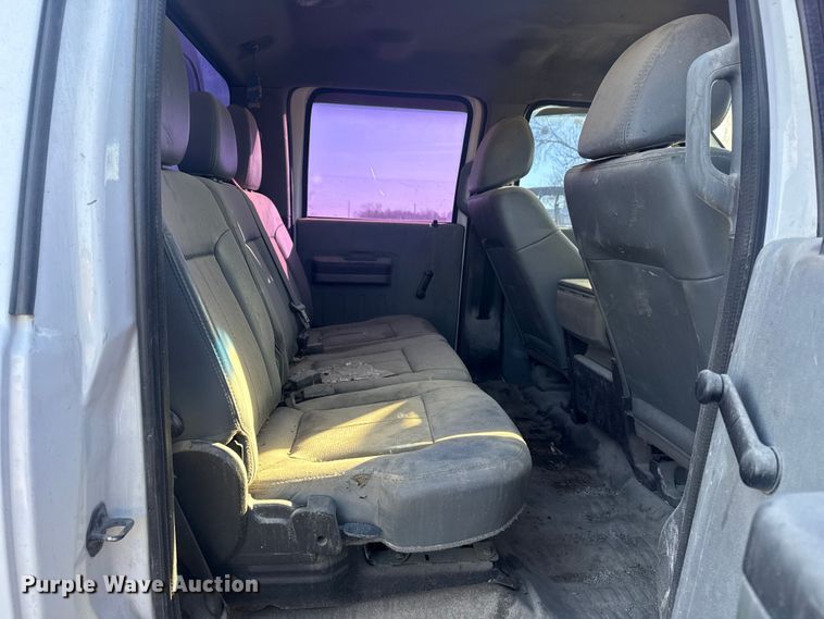 image for item DQ4218 2011 Ford F350 Super Duty Crew Cab flatbed pickup truck