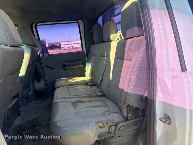 image for item DQ4218 2011 Ford F350 Super Duty Crew Cab flatbed pickup truck