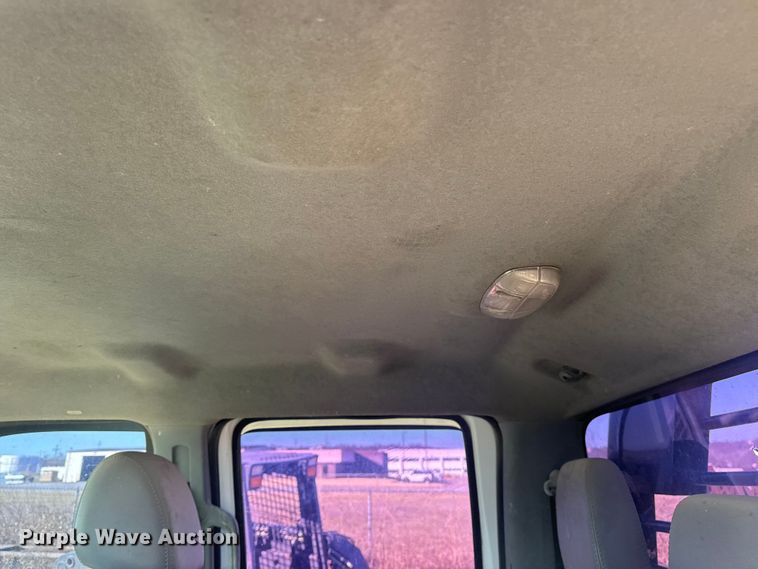 image for item DQ4218 2011 Ford F350 Super Duty Crew Cab flatbed pickup truck