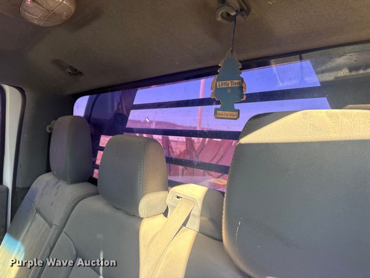 image for item DQ4218 2011 Ford F350 Super Duty Crew Cab flatbed pickup truck