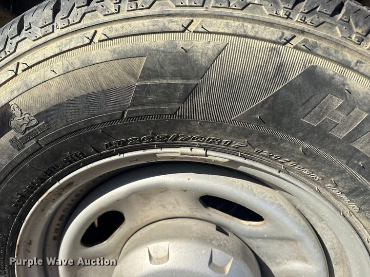 image for item DQ4218 2011 Ford F350 Super Duty Crew Cab flatbed pickup truck