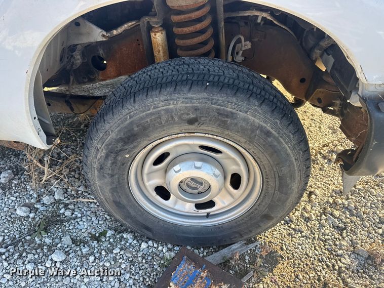 image for item DQ4218 2011 Ford F350 Super Duty Crew Cab flatbed pickup truck