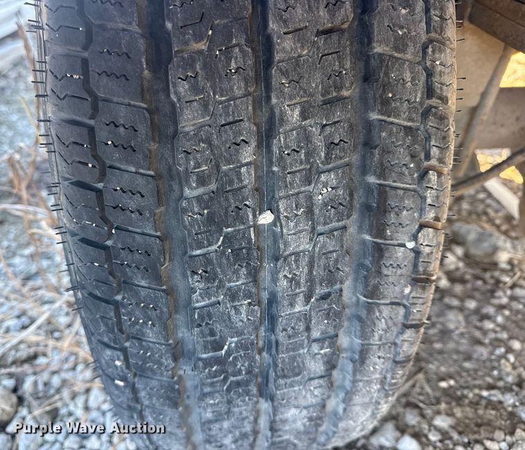 image for item DQ4218 2011 Ford F350 Super Duty Crew Cab flatbed pickup truck