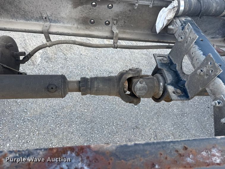 image for item DQ4229 2003 Sterling L7500 Series truck cab and chassis