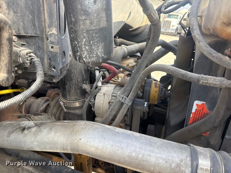 image for item DQ4229 2003 Sterling L7500 Series truck cab and chassis