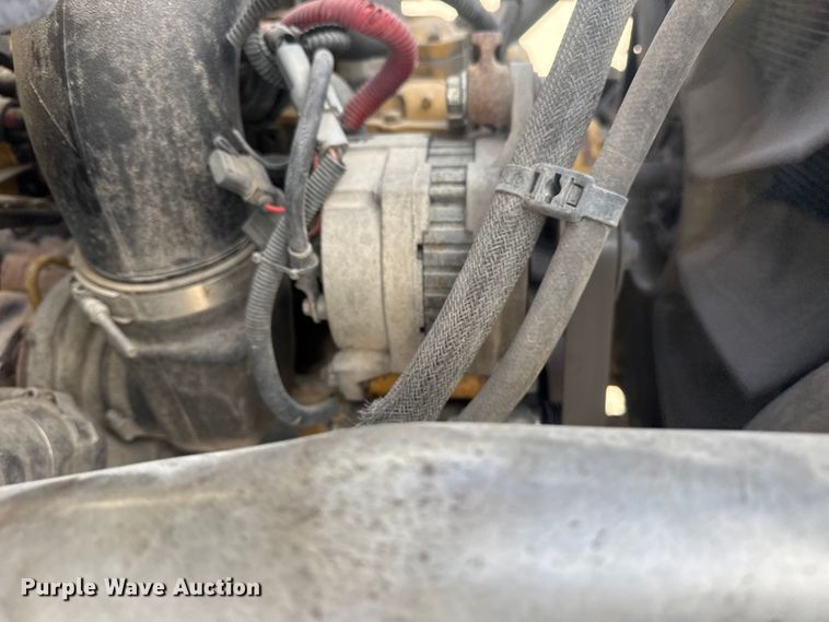 image for item DQ4229 2003 Sterling L7500 Series truck cab and chassis