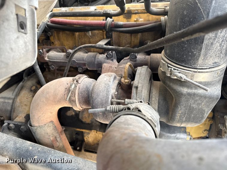 image for item DQ4229 2003 Sterling L7500 Series truck cab and chassis