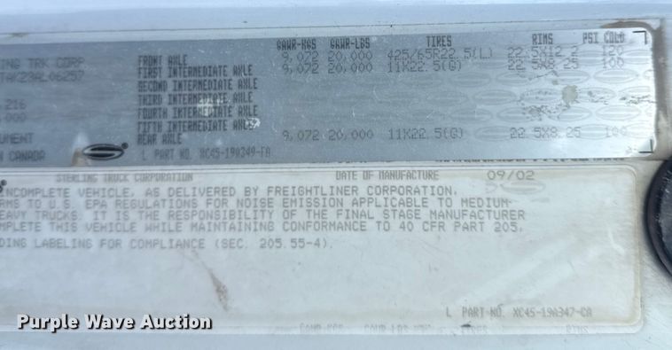 image for item DQ4229 2003 Sterling L7500 Series truck cab and chassis