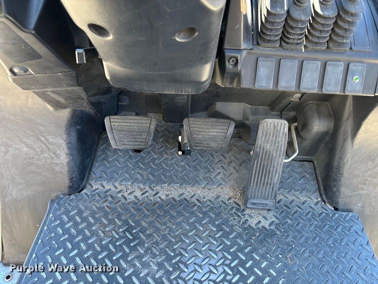 image for item DU0354 2017 UniCarriers PF50 forklift