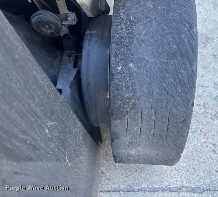 image for item DU0354 2017 UniCarriers PF50 forklift