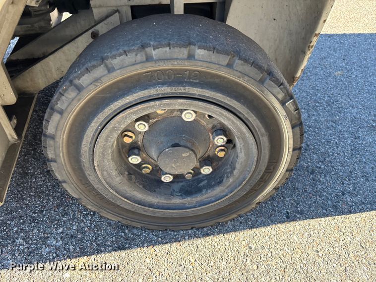 image for item DU0355 2016 UniCarriers PF80YLP forklift