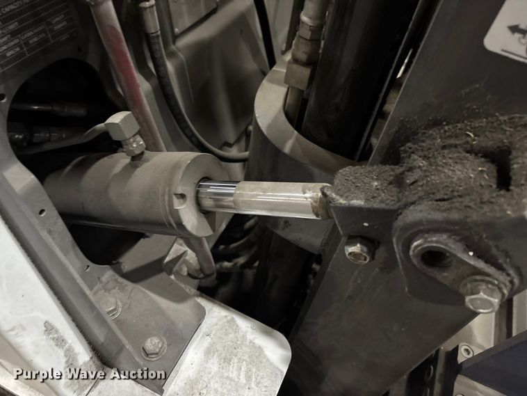 image for item DU0358 2017 UniCarriers PF50 forklift