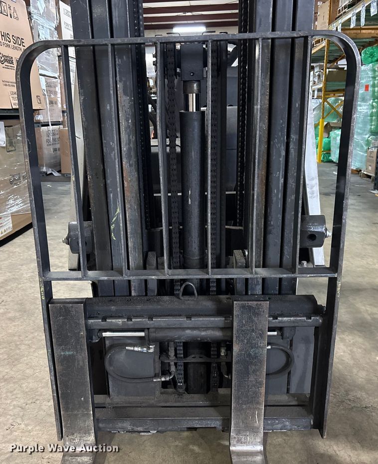 image for item DU0359 2015 Nissan CFS40 forklift