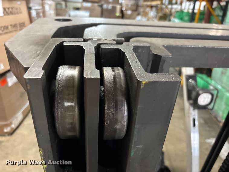 image for item DU0359 2015 Nissan CFS40 forklift