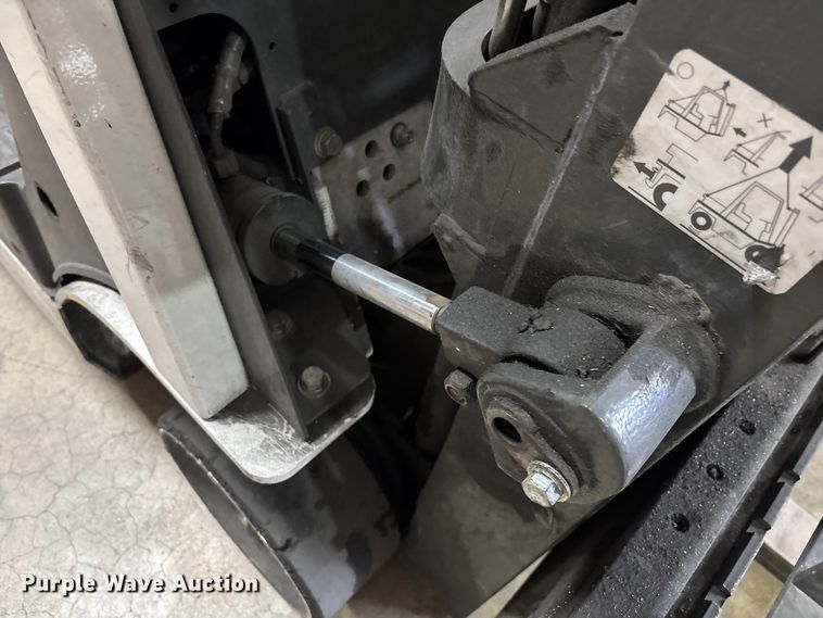 image for item DU0359 2015 Nissan CFS40 forklift