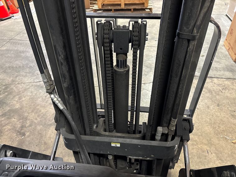 image for item DU0359 2015 Nissan CFS40 forklift