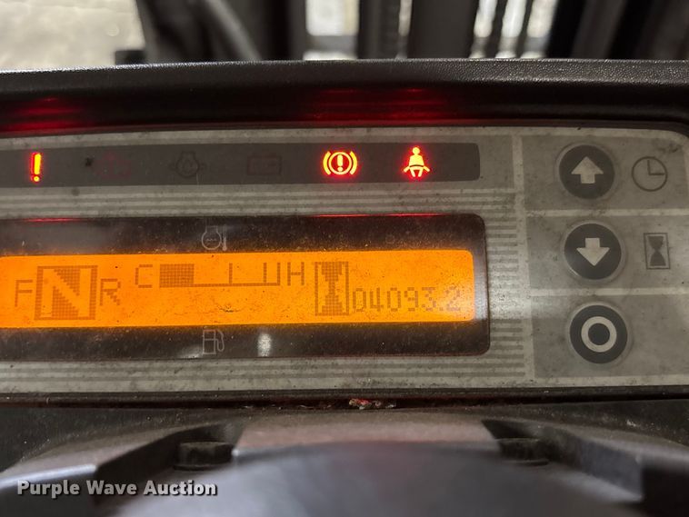 image for item DU0359 2015 Nissan CFS40 forklift