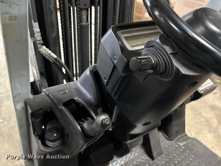 image for item DU0359 2015 Nissan CFS40 forklift