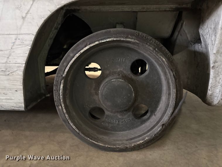 image for item DU0359 2015 Nissan CFS40 forklift