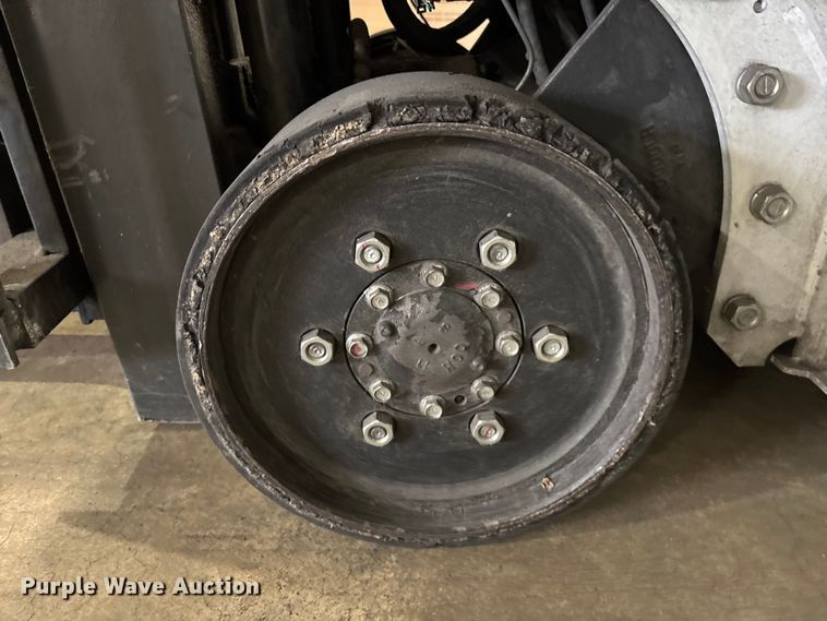 image for item DU0359 2015 Nissan CFS40 forklift