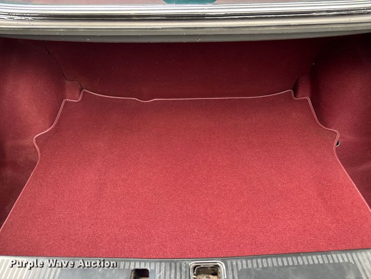 image for item DU0360 1985 Mercedes-Benz 126 