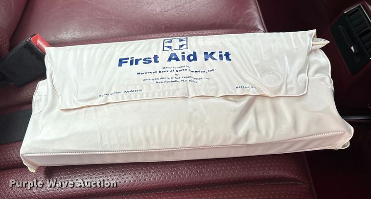 image for item DU0360 1985 Mercedes-Benz 126 