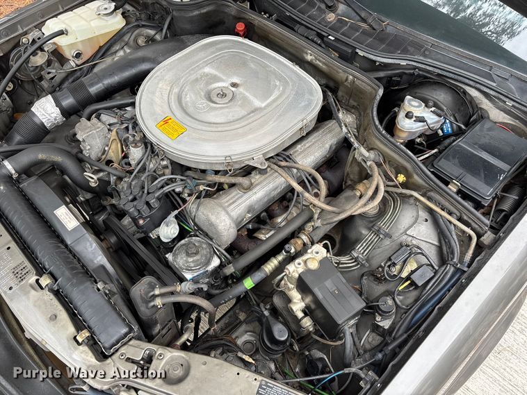 image for item DU0360 1985 Mercedes-Benz 126 