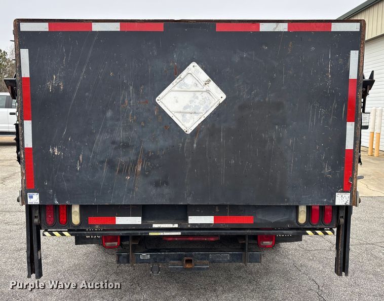 image for item DU0362 2007 Chevrolet Silverado 3500HD flatbed pickup truck