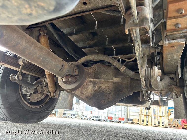 image for item DU0362 2007 Chevrolet Silverado 3500HD flatbed pickup truck