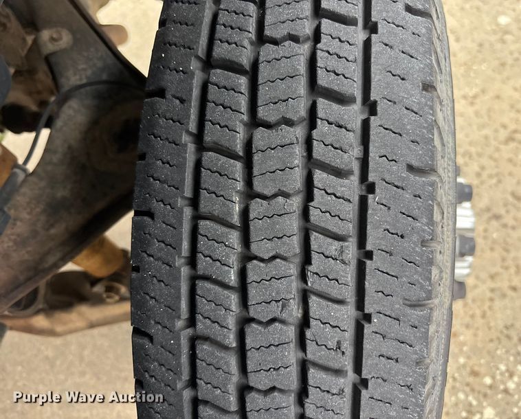 image for item DU0362 2007 Chevrolet Silverado 3500HD flatbed pickup truck