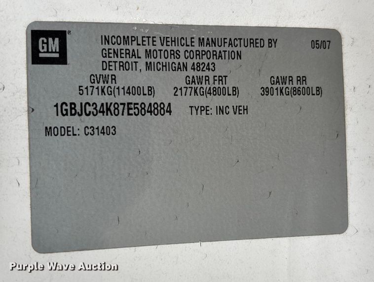 image for item DU0362 2007 Chevrolet Silverado 3500HD flatbed pickup truck