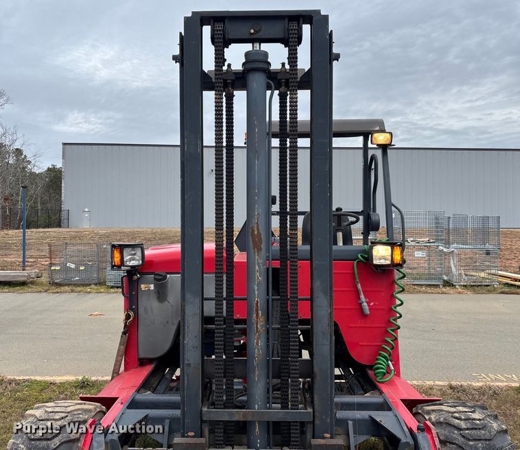 image for item DU0363 2015 Moffett M5501 forklift