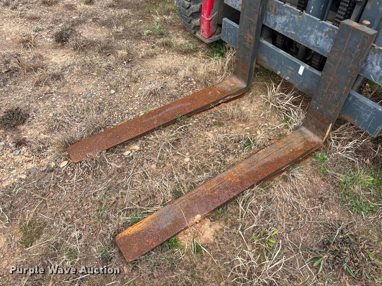 image for item DU0363 2015 Moffett M5501 forklift