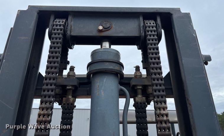 image for item DU0363 2015 Moffett M5501 forklift